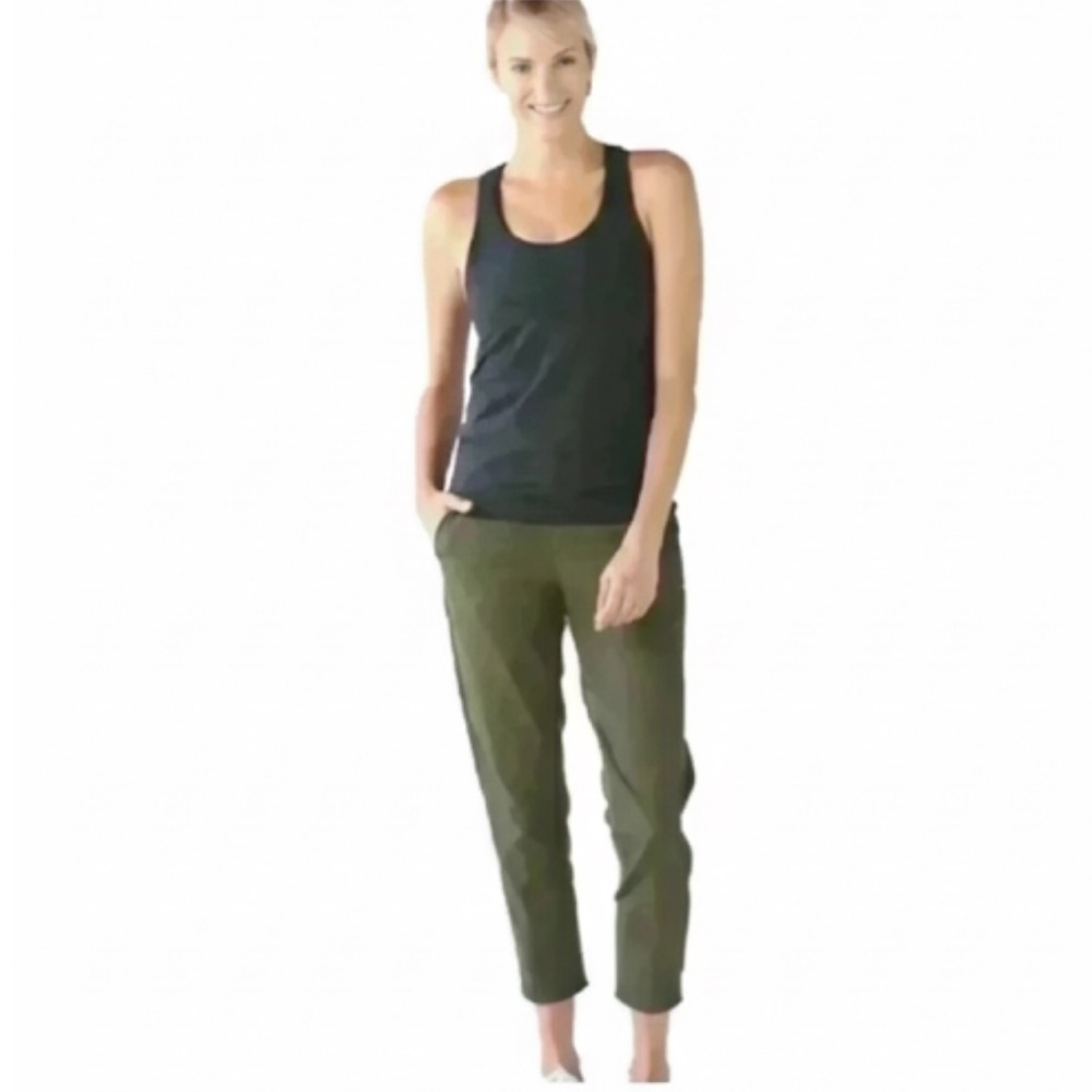 Lululemon “& Go City Trek Cropped Trouser” In Fatigue Green size 2 EUC!